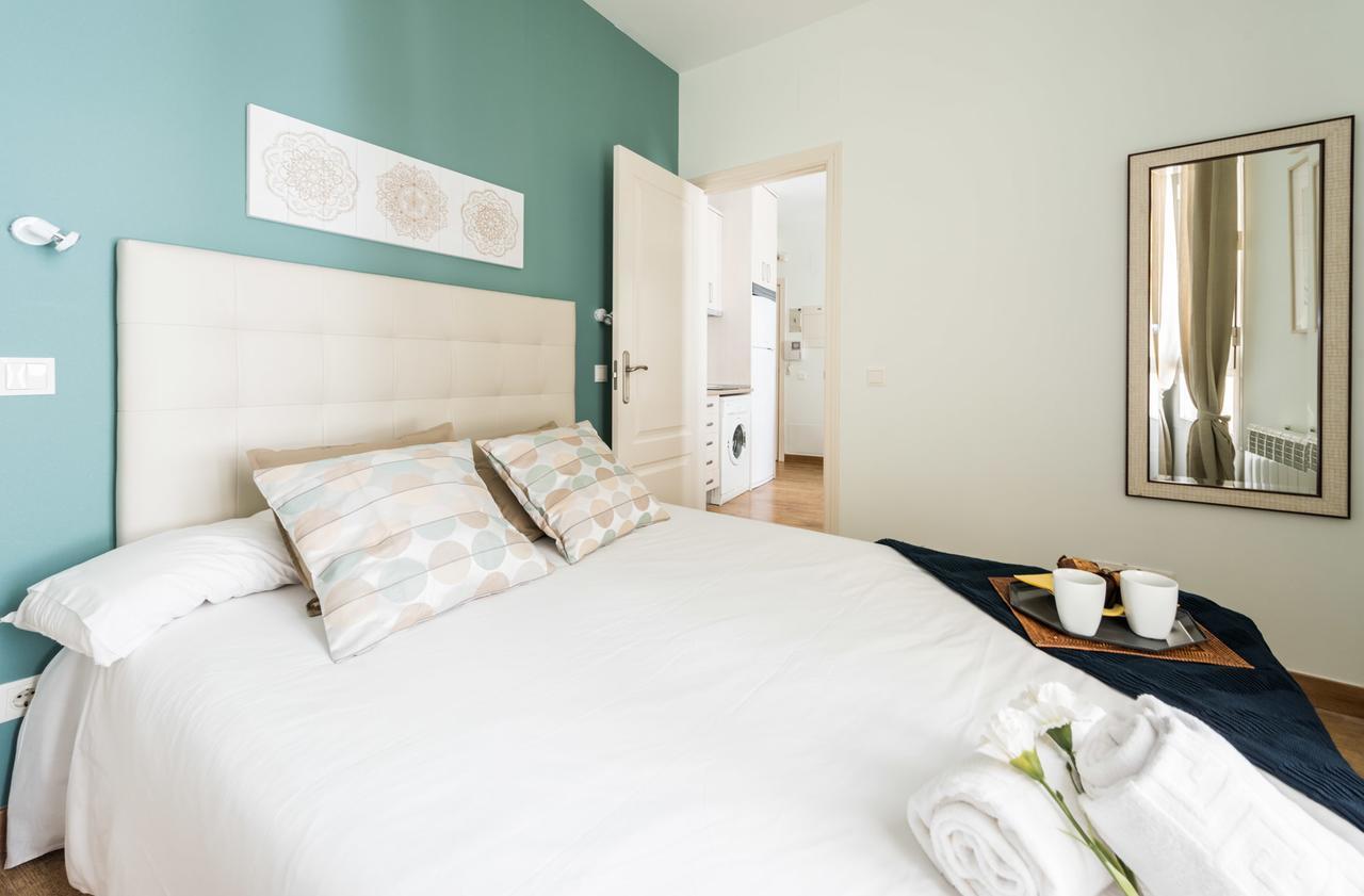 Apartament Gran Via I Santa Ana Madryt Zewnętrze zdjęcie